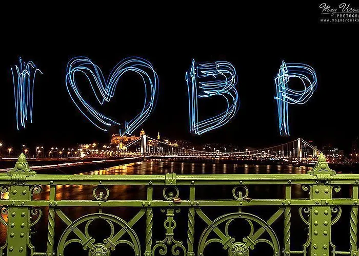 아파트 The Tailors'